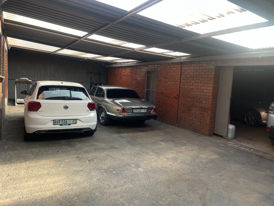 4 Bedroom Property for Sale in Heidedal Free State